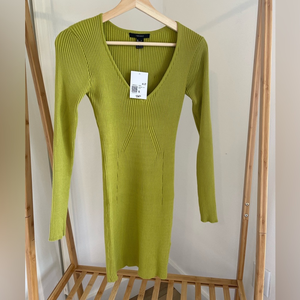 Forever 21 green knit long sleeve dress NWT